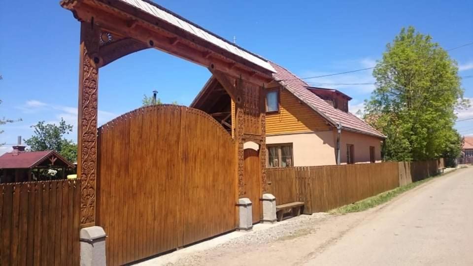 Hotel Emilia Vendeghaz Ciumani Exterior foto
